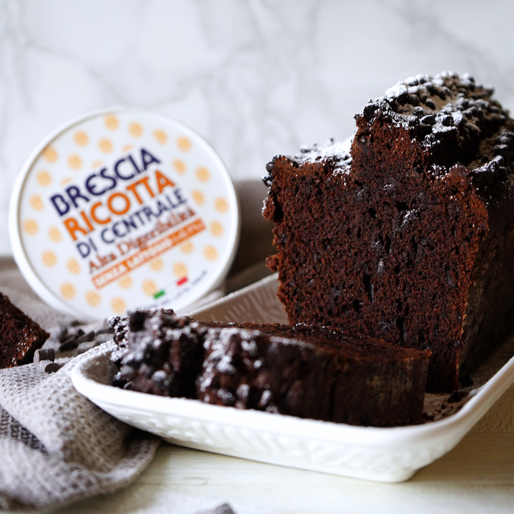Plumcake ricotta e cioccolato senza lattosio